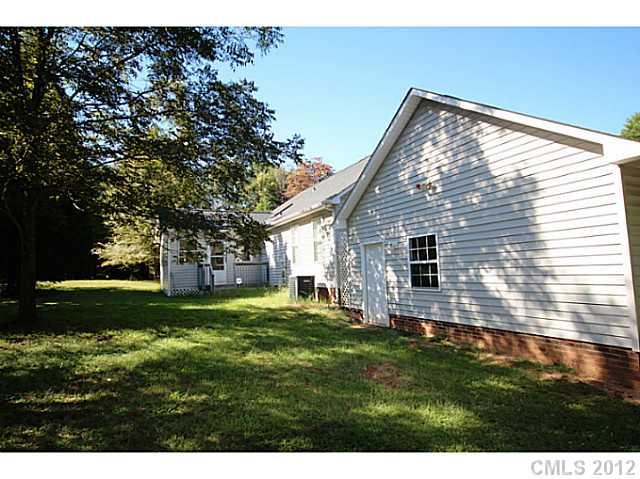 6625 Oakridge Road Clover, SC 29710 - Photo 10 of 11 Gallery Image 10