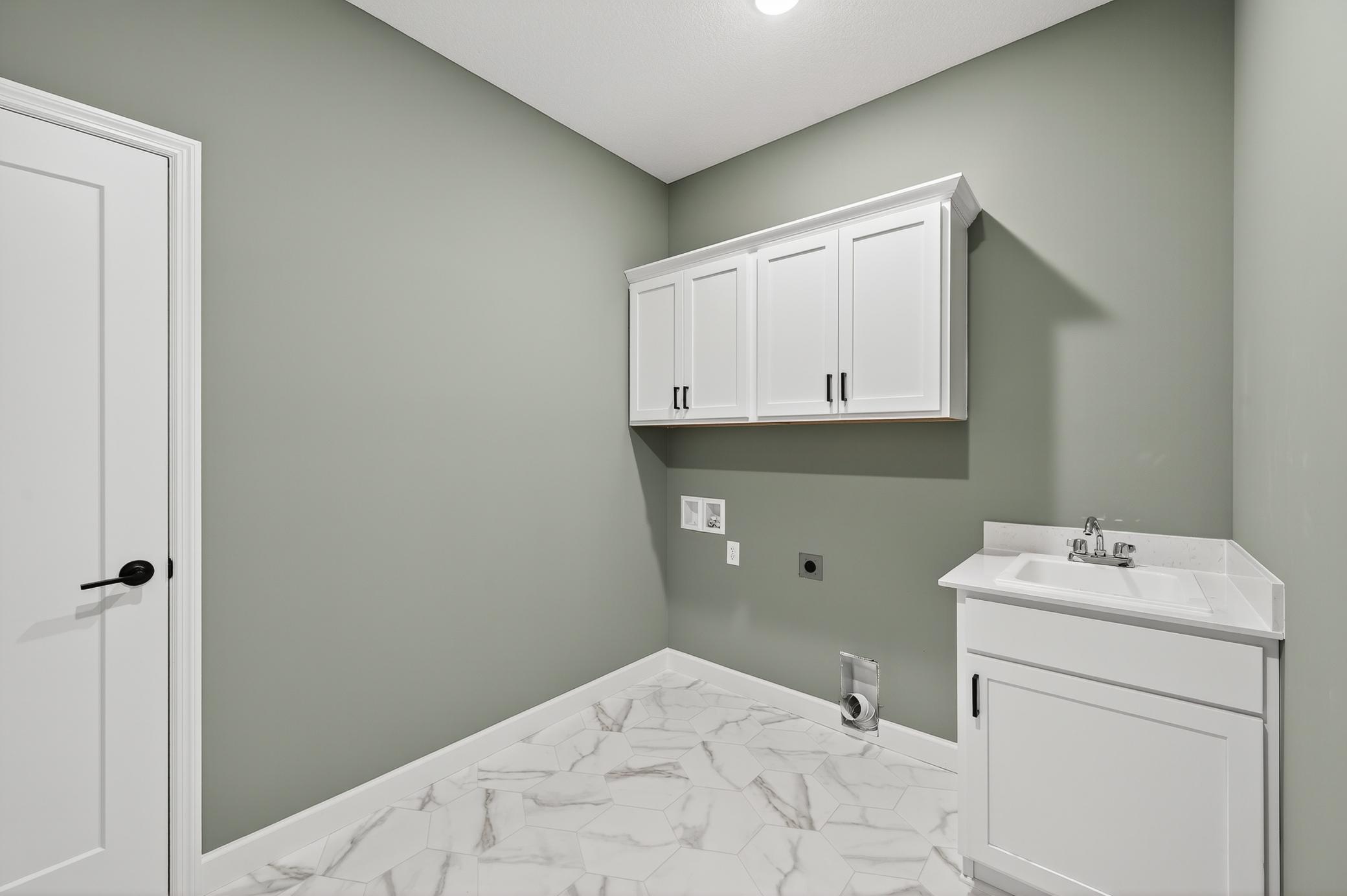 924 Yellowcrest Street Southwest Delano, MN 55328 - Photo 4 of 44