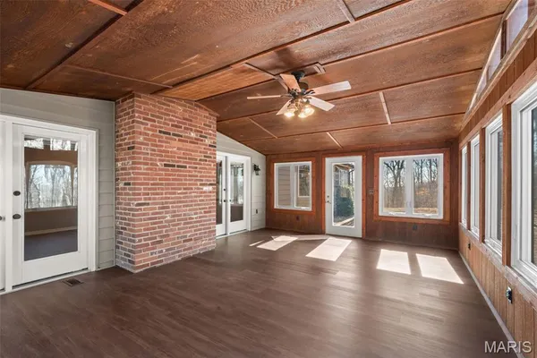$527,400 | 18870 Highwood Estates Drive, Wildwood, MO 63069