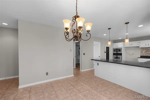 $527,400 | 18870 Highwood Estates Drive, Wildwood, MO 63069