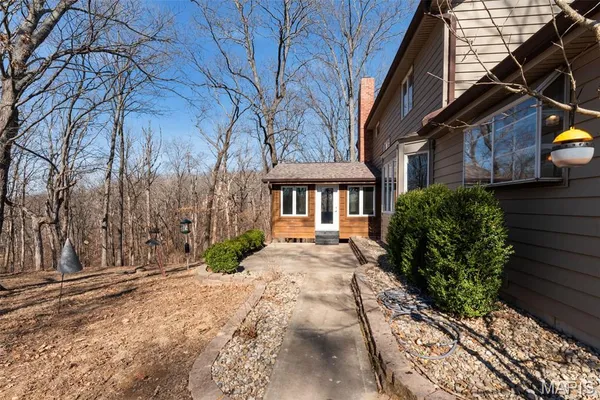 $527,400 | 18870 Highwood Estates Drive, Wildwood, MO 63069