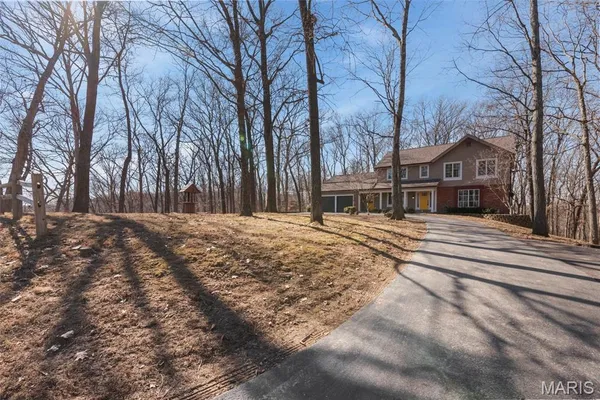 $527,400 | 18870 Highwood Estates Drive, Wildwood, MO 63069