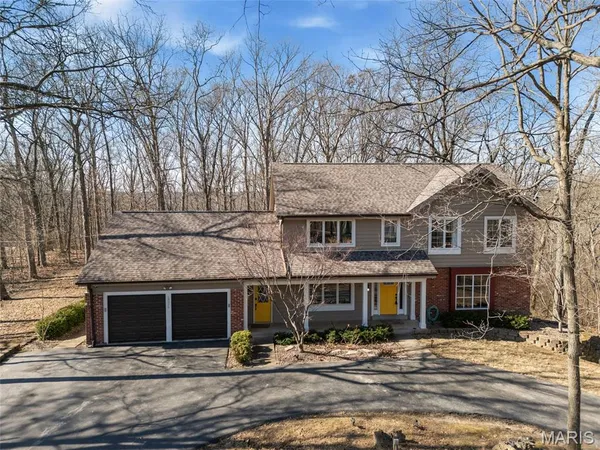 $527,400 | 18870 Highwood Estates Drive, Wildwood, MO 63069