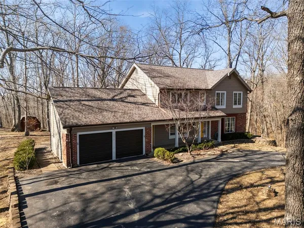 $527,400 | 18870 Highwood Estates Drive, Wildwood, MO 63069