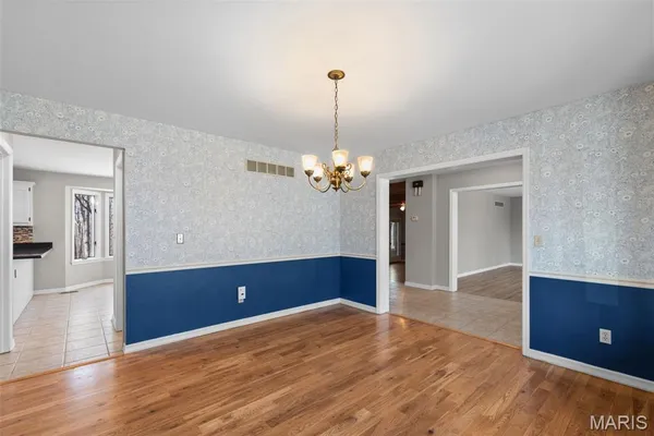 $527,400 | 18870 Highwood Estates Drive, Wildwood, MO 63069