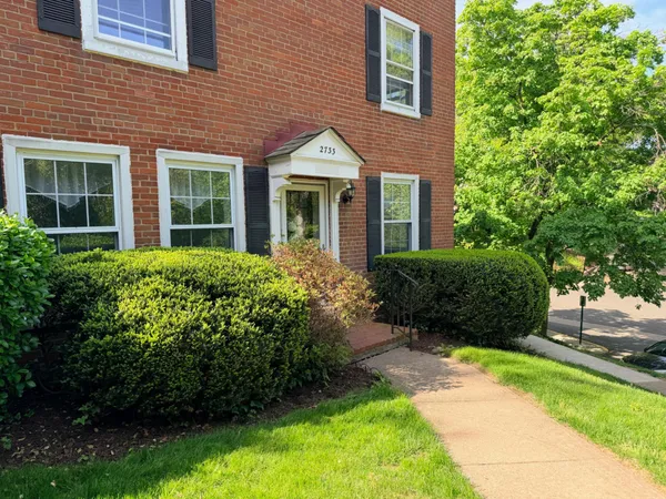 $2,600 | 2733 South Buchanan Street, Arlington, VA 22206