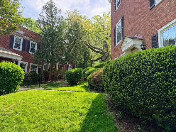 $2,600 | 2733 South Buchanan Street, Arlington, VA 22206