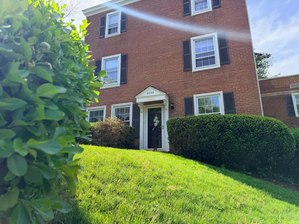 $2,600 | 2733 South Buchanan Street, Arlington, VA 22206
