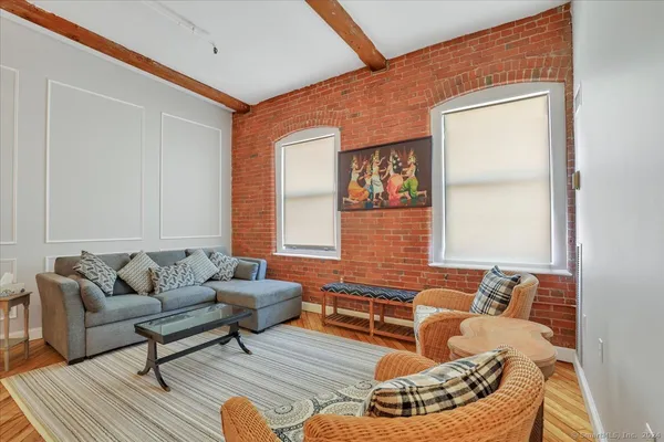 $1,900 | 222 Williams Street East, Unit 416, Glastonbury, CT 06033
