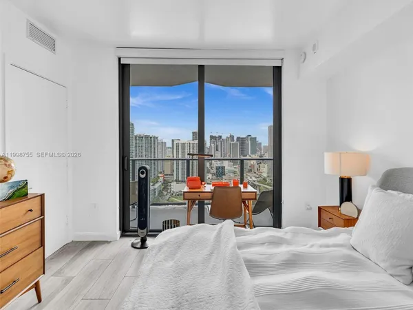 $3,400 | 45 Southwest 9th Street, Unit 3609, Miami, FL 33130