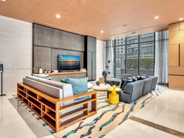 $3,400 | 45 Southwest 9th Street, Unit 3609, Miami, FL 33130
