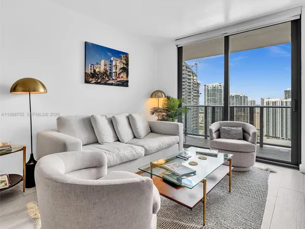 $3,400 | 45 Southwest 9th Street, Unit 3609, Miami, FL 33130