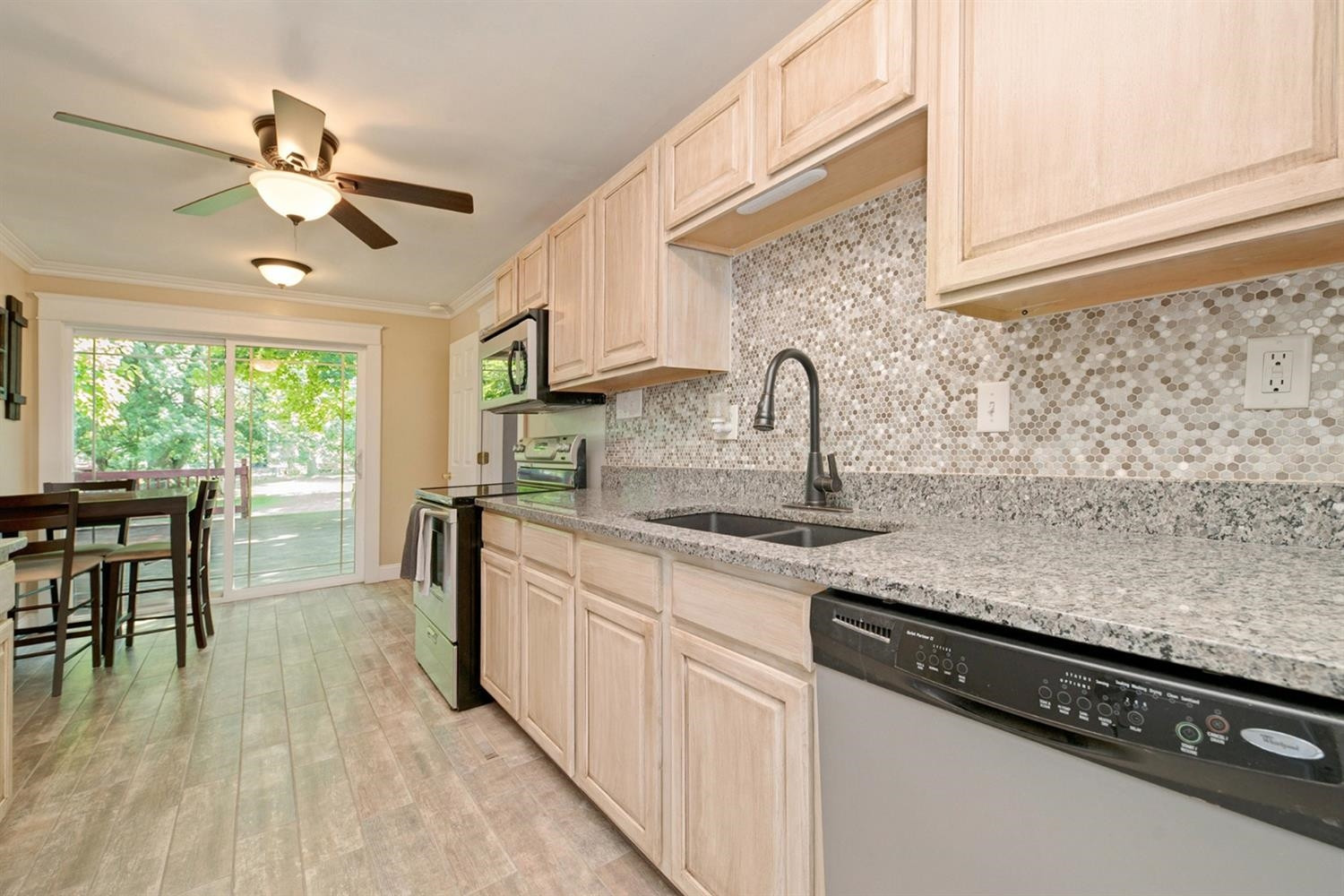6327 East Dunbar Road Monroe, MI 48161 - Photo 9 of 27 Photo 9