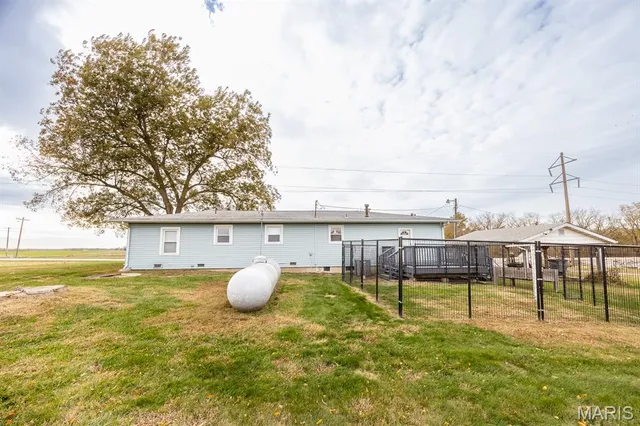 $380,000 | 17512 Boulder Road, Carlyle, IL 62231