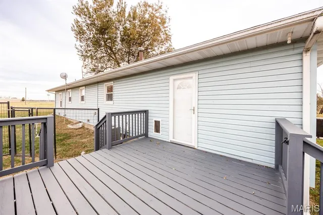 $380,000 | 17512 Boulder Road, Carlyle, IL 62231