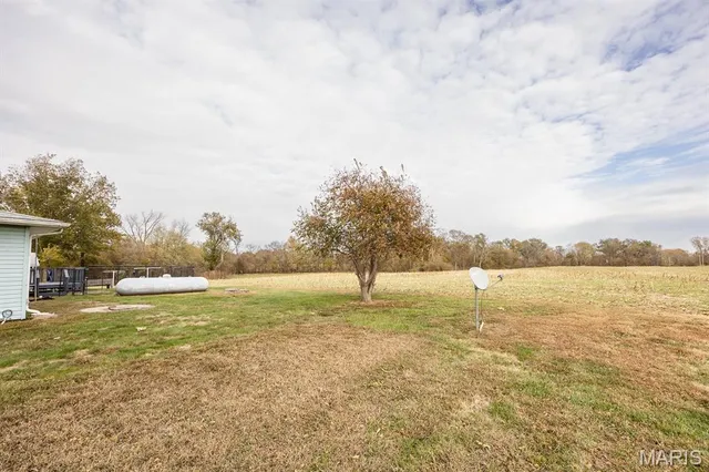 $380,000 | 17512 Boulder Road, Carlyle, IL 62231