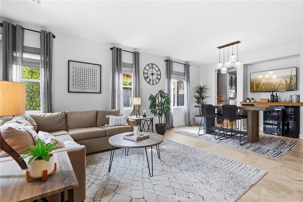 44591 Ristow Court Temecula, CA 92592 - Photo 4 of 66 Enter to the formal living room