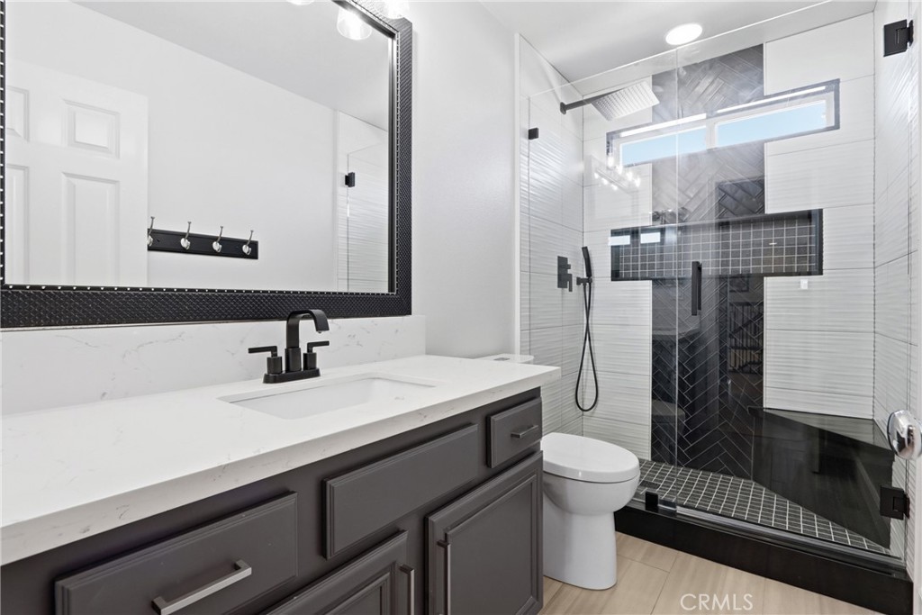 44591 Ristow Court Temecula, CA 92592 - Photo 41 of 66 Upstairs Bathroom