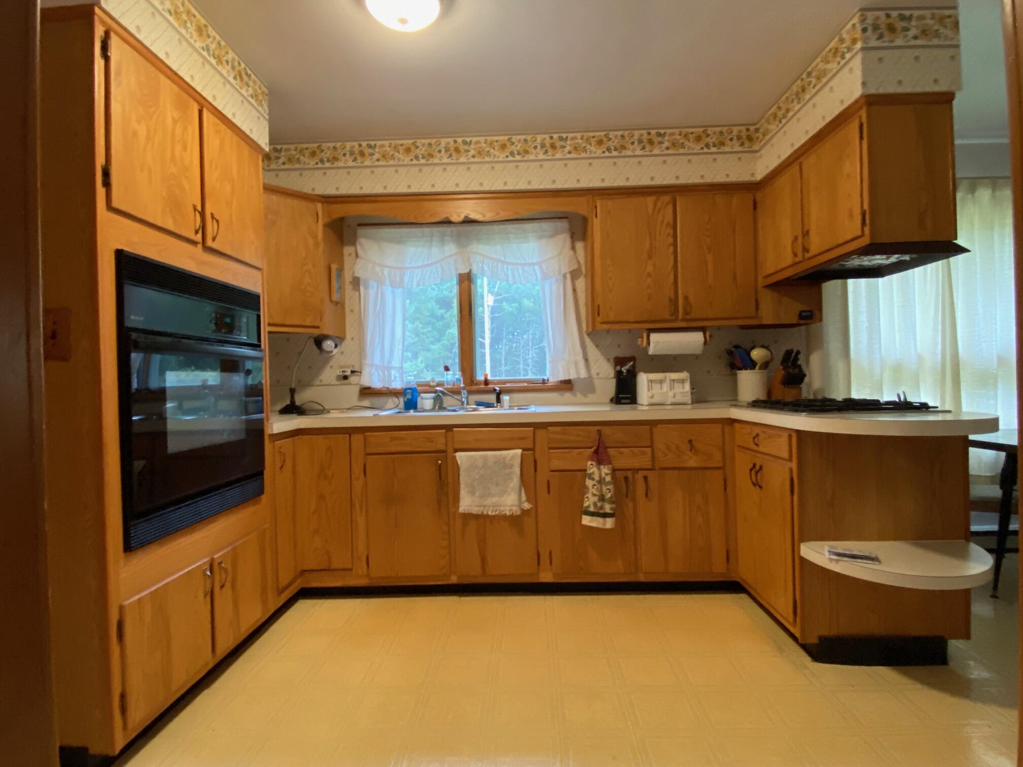 1823 Red Apple Road Manistee, MI 49660 - Photo 5 of 20 IMG_4642