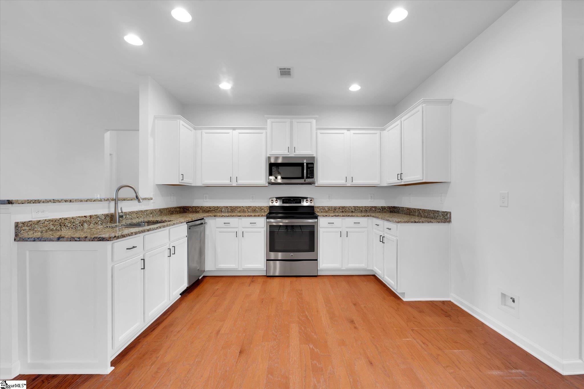 7 Harwick Court Easley, SC 29642 - Photo 8 of 27 Gallery Image 8
