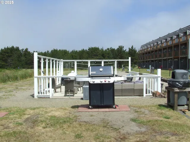 $50,000 | 304 Northwest 14th Street Northwest, Unit 207, Raymond, WA 98577