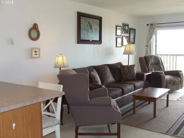 $50,000 | 304 Northwest 14th Street Northwest, Unit 207, Raymond, WA 98577