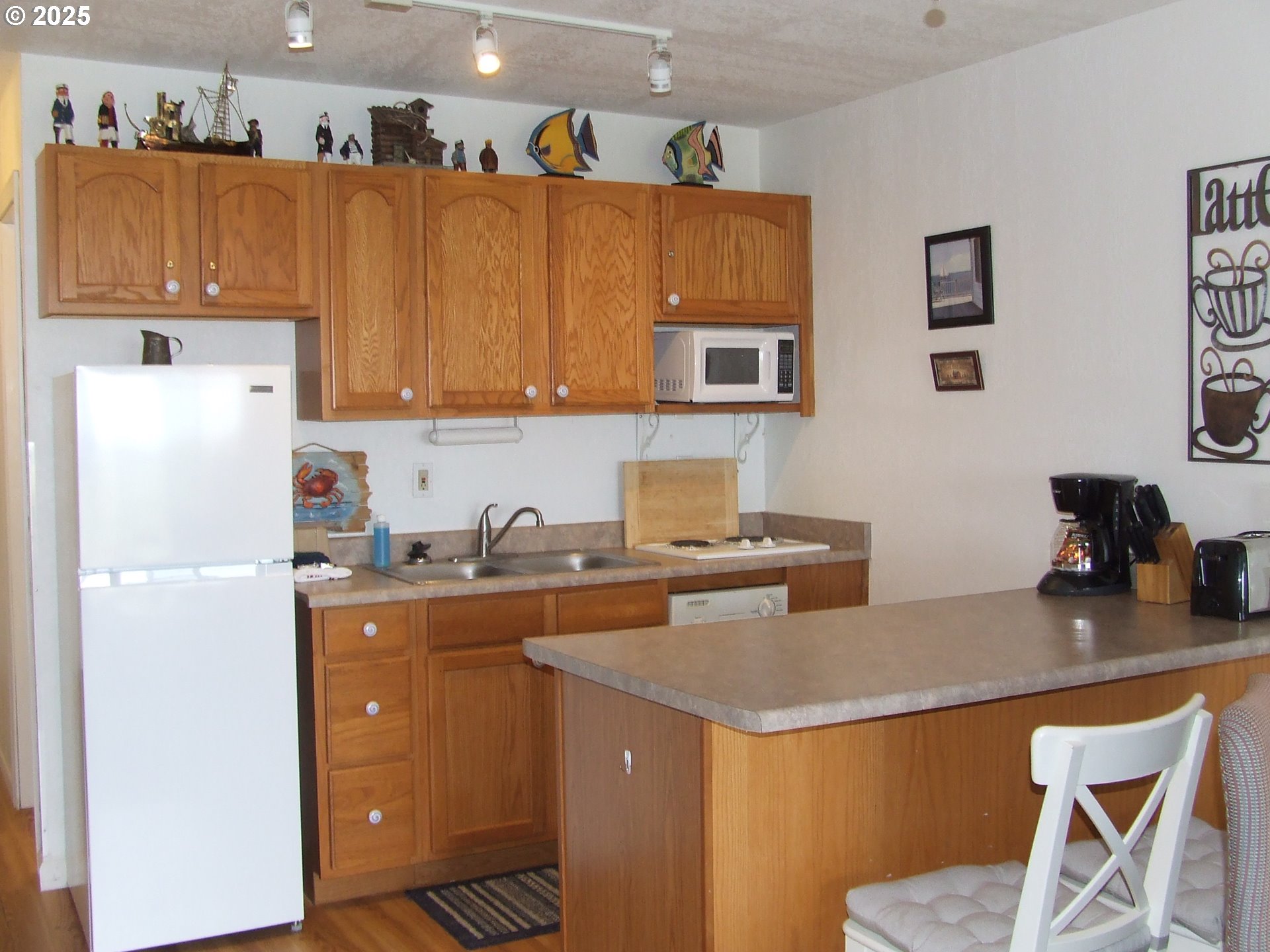 304 Northwest 14th Street Northwest, Unit 207 Raymond, WA 98577 - Photo 6 of 39