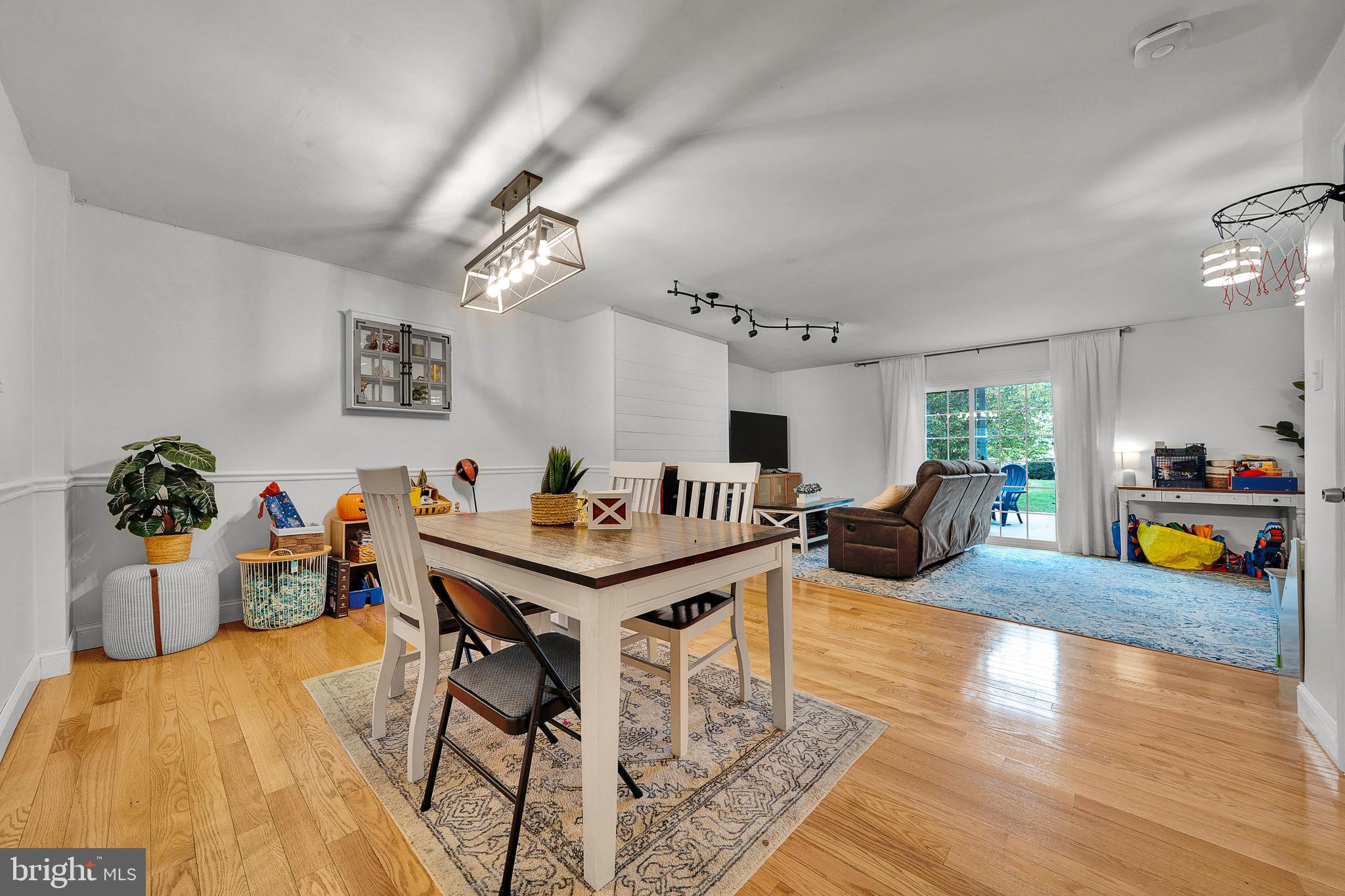 301 Cherokee Circle Ambler, PA 19002 - Photo 15 of 39 a view of a livingroom with furniture and a kitchen