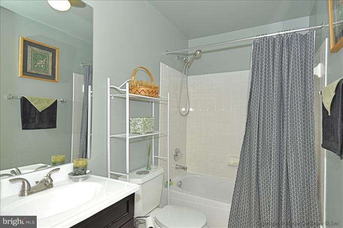 2816 Jutland Road Kensington, MD 20895 - Photo 20 of 30 Bath