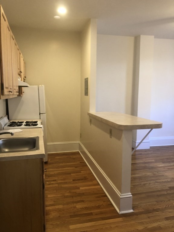 1469 Beacon Street, Unit 9 Brookline, MA 02446 - Photo 6 of 20