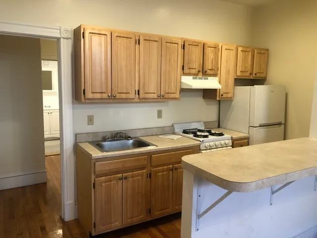 $2,300 | 1469 Beacon Street, Unit 9, Brookline, MA 02446