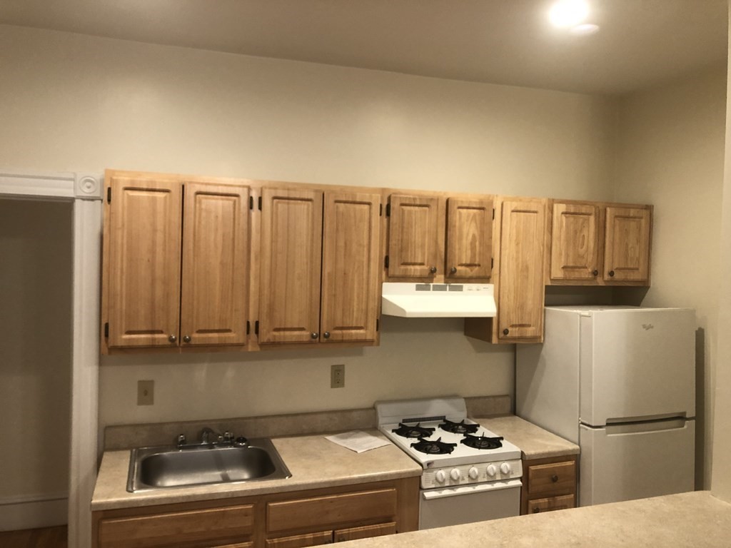 1469 Beacon Street, Unit 9 Brookline, MA 02446 - Photo 8 of 20