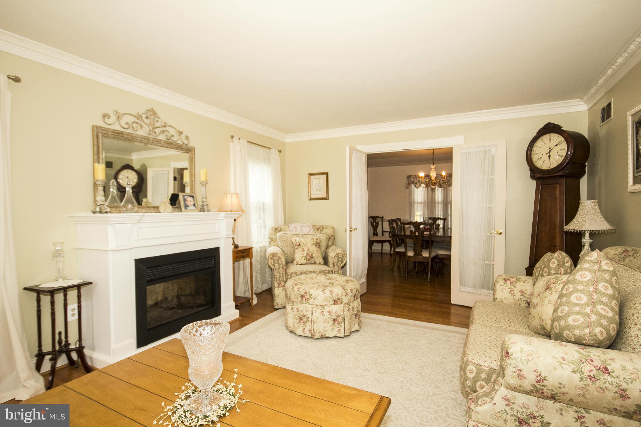 2420 Mt Ventus Road, Unit 1 Manchester, MD 21102 - Photo 7 of 30 LR into Formal DR