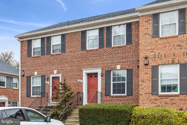 $2,700 | 1603 South Barton Street, Arlington, VA 22204