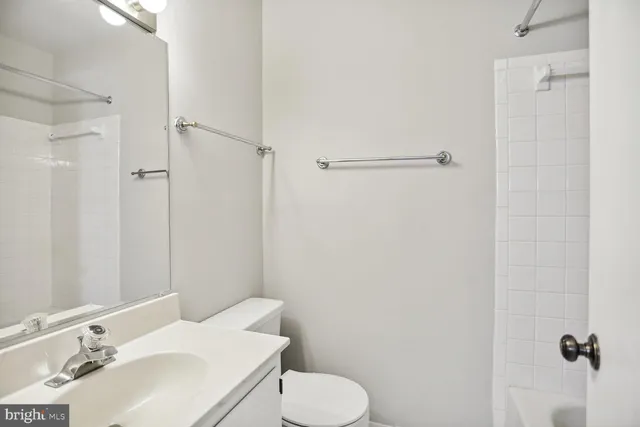 $2,700 | 1603 South Barton Street, Arlington, VA 22204