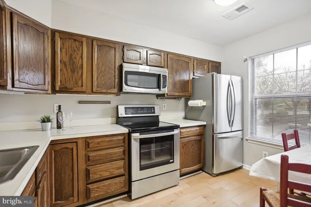 $2,700 | 1603 South Barton Street, Arlington, VA 22204