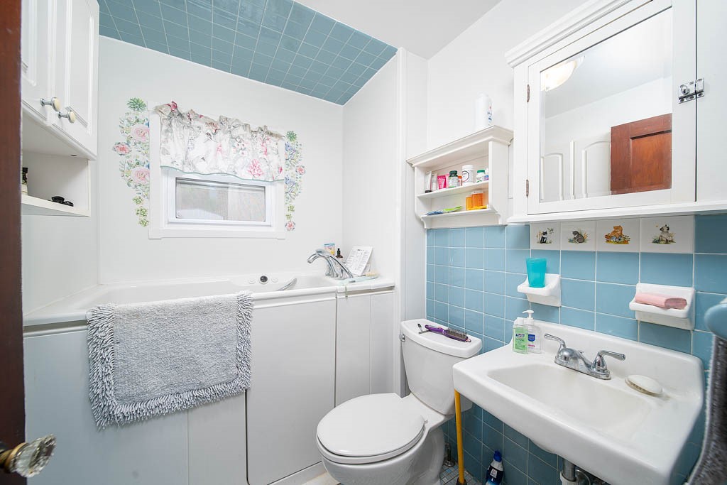 219 Peeptoad Road Scituate, RI 02857 - Photo 14 of 46