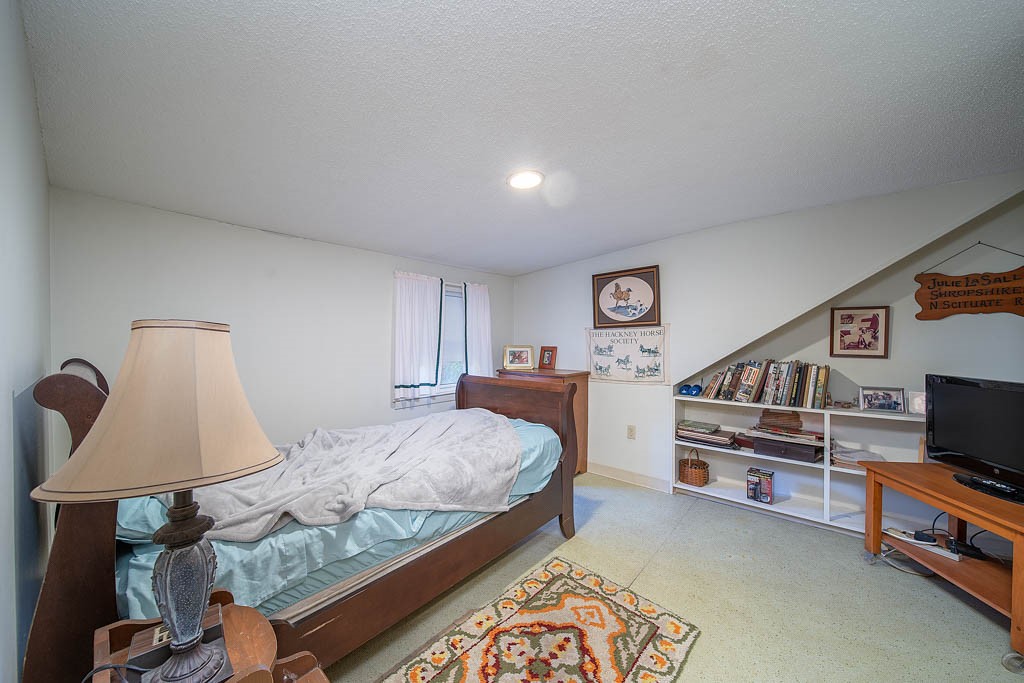 219 Peeptoad Road Scituate, RI 02857 - Photo 15 of 46