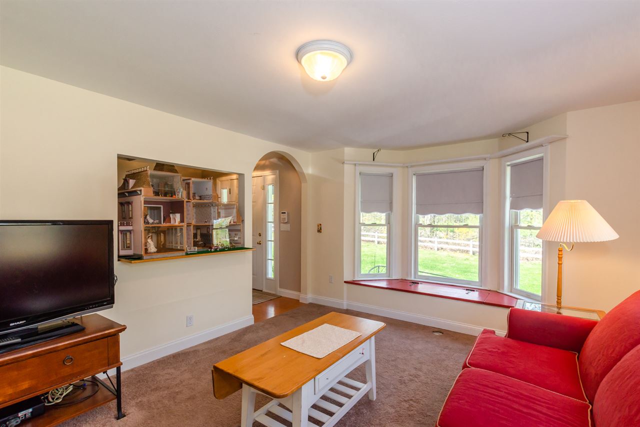 346 Federal Hill Road Milford, NH 03055 - Photo 11 of 38