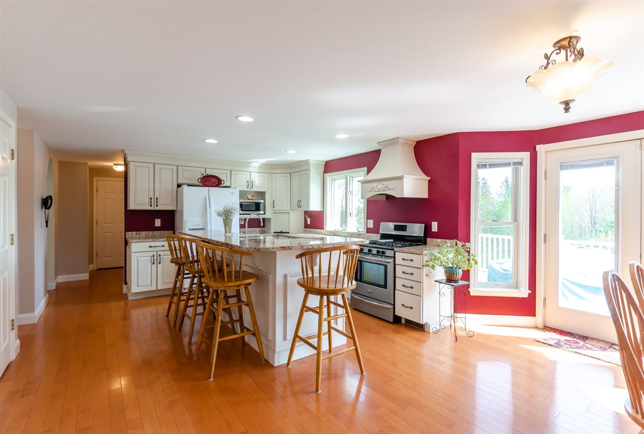346 Federal Hill Road Milford, NH 03055 - Photo 12 of 38