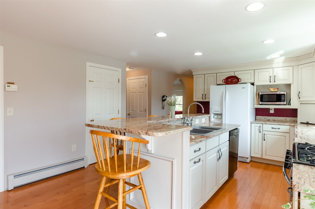 346 Federal Hill Road Milford, NH 03055 - Photo 14 of 38