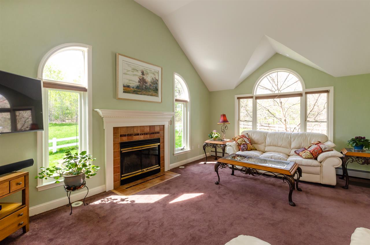 346 Federal Hill Road Milford, NH 03055 - Photo 7 of 38