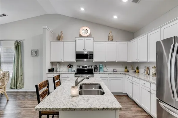 $299,900 | 204 Stone Creek Court, Temple, GA 30179