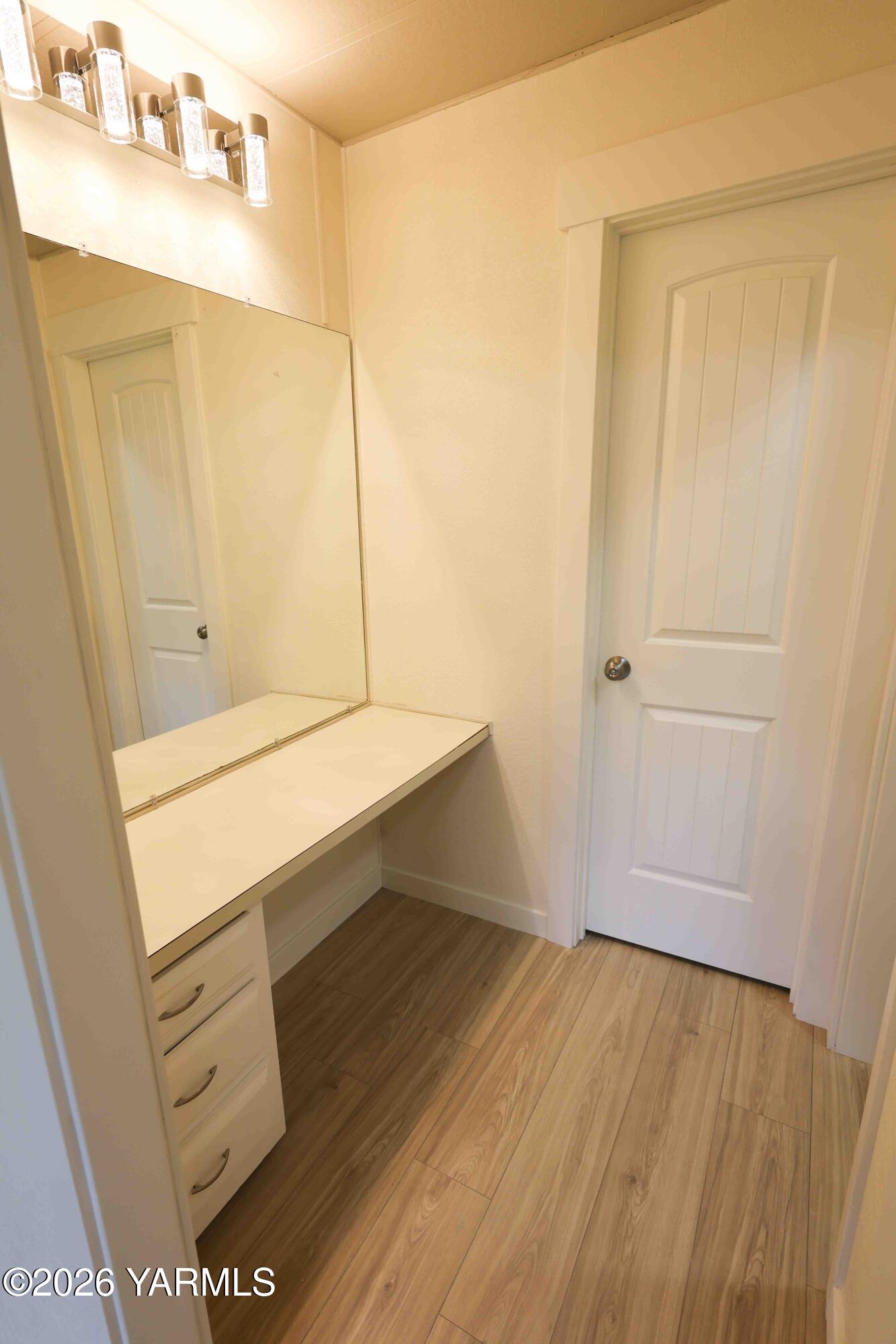 3701 Gun Club Road, Unit 16 Yakima, WA 98901 - Photo 11 of 17 Dressing room
