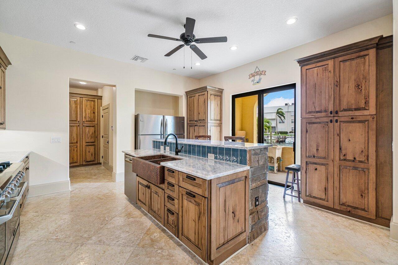 1101 Singer Drive Riviera Beach, FL 33404 - Photo 14 of 39 Kitchen