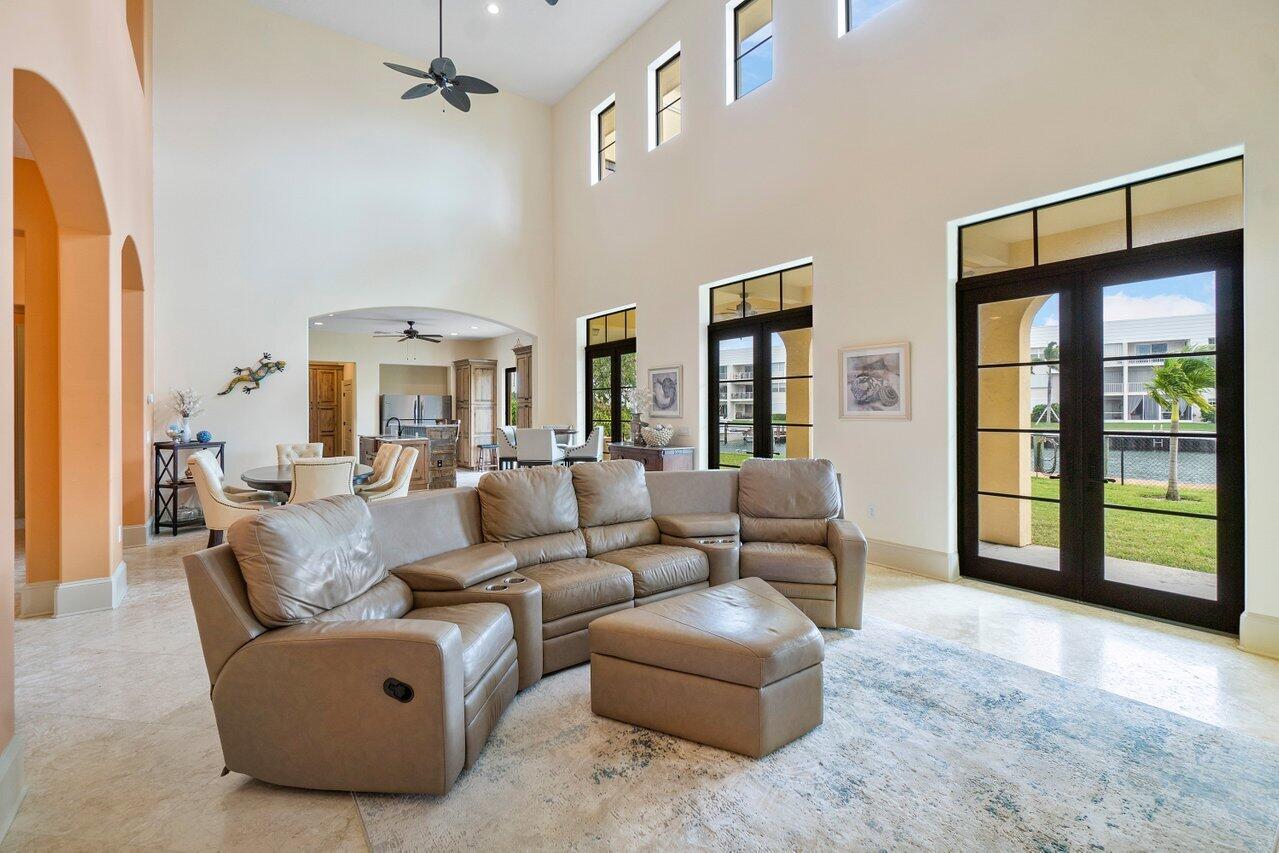 1101 Singer Drive Riviera Beach, FL 33404 - Photo 18 of 39 Great Room