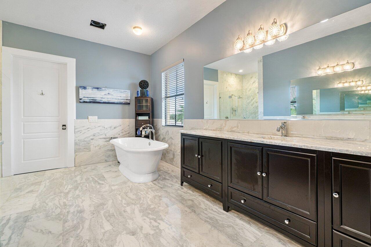 1101 Singer Drive Riviera Beach, FL 33404 - Photo 21 of 39 Master Bathroom