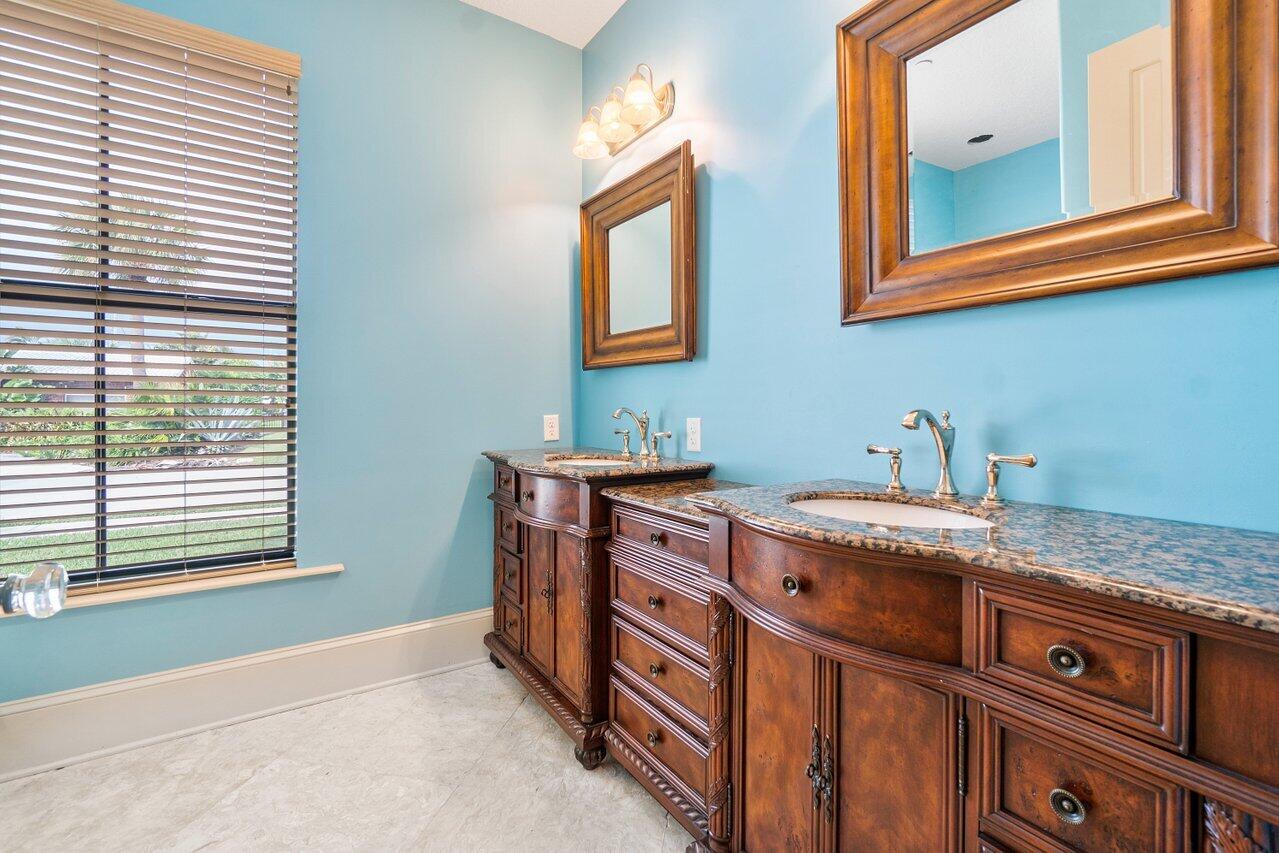 1101 Singer Drive Riviera Beach, FL 33404 - Photo 27 of 39 Bathroom #3