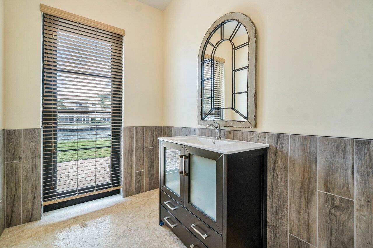 1101 Singer Drive Riviera Beach, FL 33404 - Photo 34 of 39 Cabana Bathroom