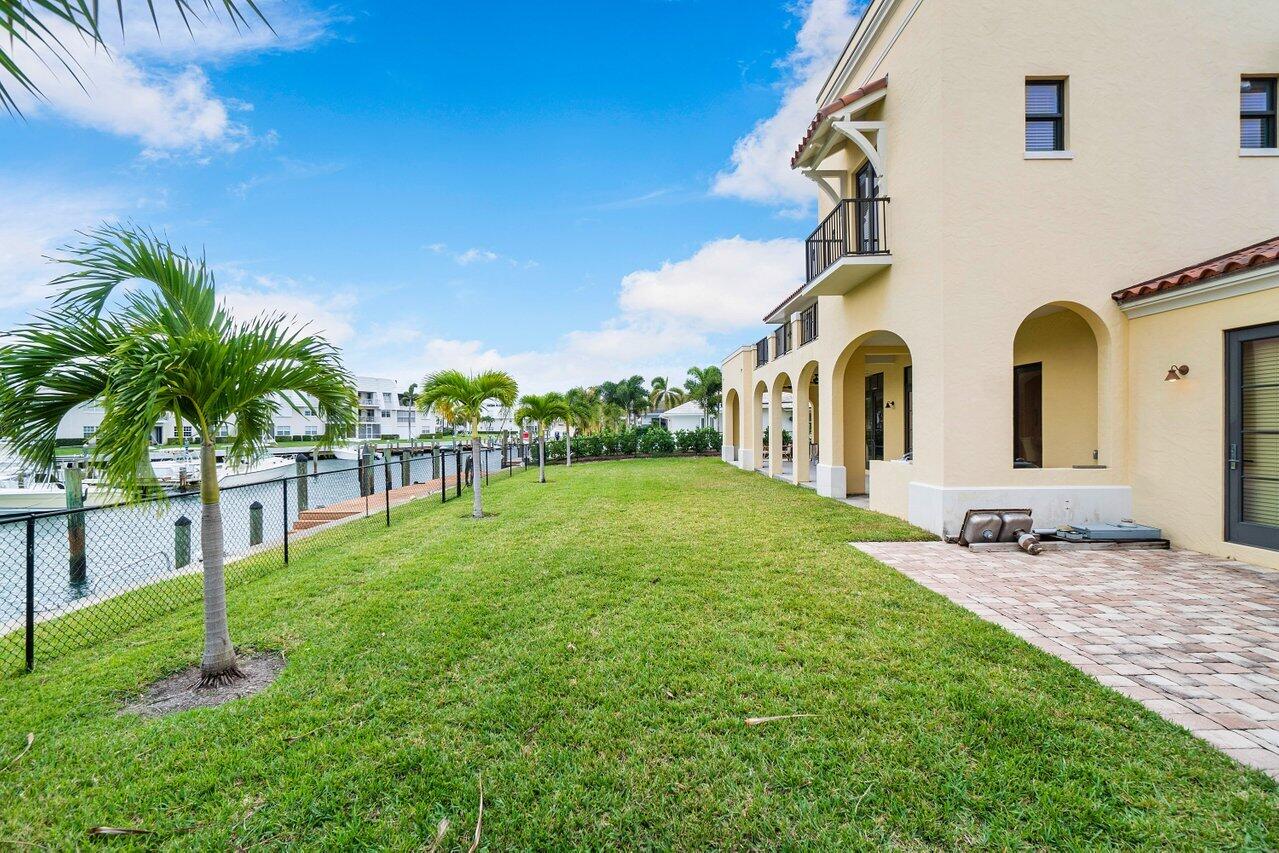 1101 Singer Drive Riviera Beach, FL 33404 - Photo 8 of 39 Room for Pool